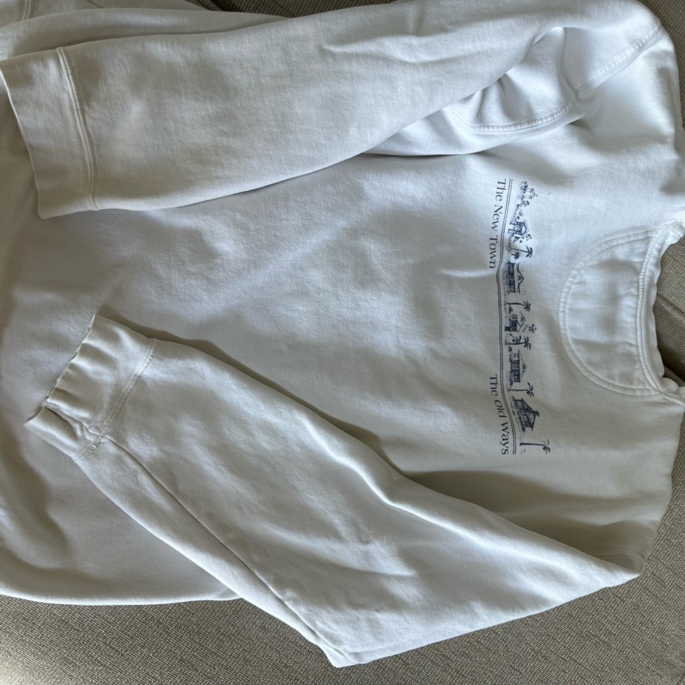 Seaside white sweatshirt.